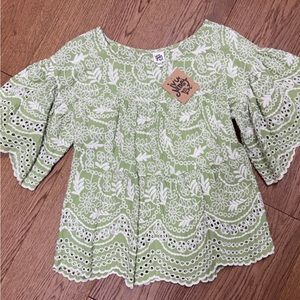 NWT Ivy Jane Eyes For You Green Top.  Size XS